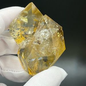 Golden Diamond Quartz with Interior Rainbows - 66g